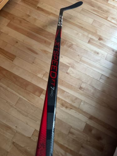 Senior CCM Jetspeed FT7 Pro Right Handed Hockey Stick P28M Pro Stock (New)