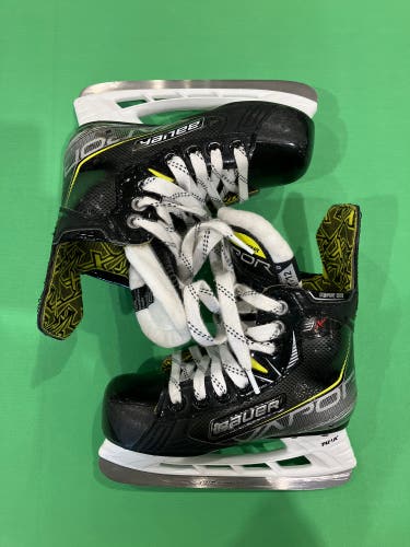 Youth Bauer Vapor 3X Hockey Skates Regular Width 12 (Used)