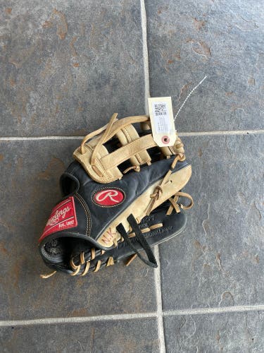 Black Rawlings Gold Glove Elite RH Outfield Baseball Glove 12" (Used)