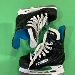 Youth Bauer XLP Hockey Skates Wide Width 11 (Used)