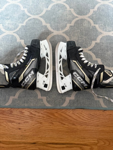CCM Tacks AS-570 Hockey Skates Size 4 (Used)