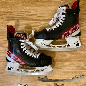 Used CCM JetSpeed FT4 Hockey Skates (Regular Width / Size 6 Intermediate)
