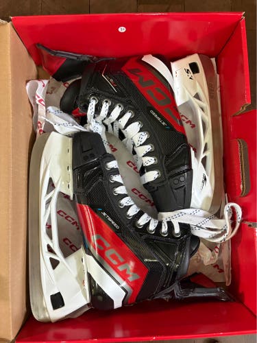 2023 CCM JetSpeed FT6 Pro Hockey Skates Regular Width Size 3.5 (New)