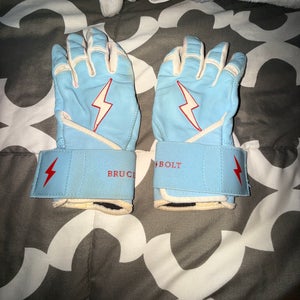 Bruce bolt batting gloves