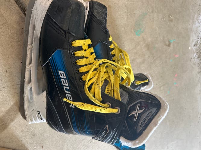 2020 Bauer Vapor 1 Hockey Skates Regular Width 7 (Used)