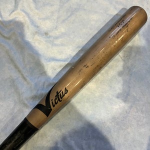 Victus V-Cut Bat (-3) Maple 31 oz 34" (Used)