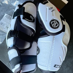CCM 19K Elbow Pads Large ( New )