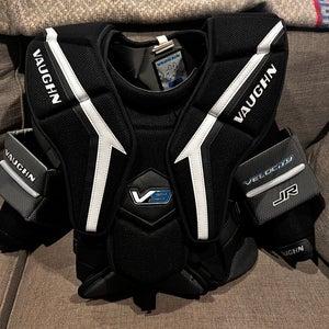 Small / Medium Vaughn Velocity V9 Goalie Chest Protector (Used)