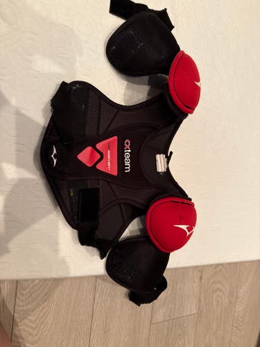 Kid's Small Junior Vic Shoulder Pads (Used)