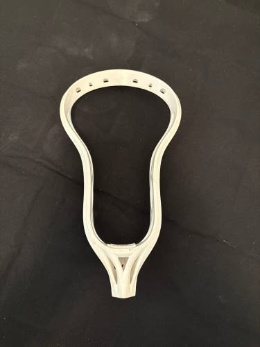 **Read Description** Warrior Blade Pro X6 Unstrung Head (Used)