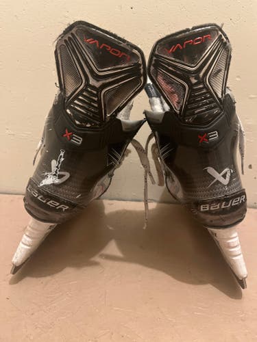 2023 Bauer Vapor 3X Hockey Skates Size 5.5 (Used)