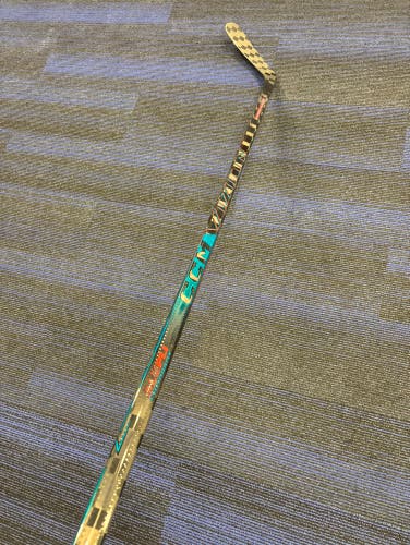 Senior CCM Vizion Left Hand Hockey Stick P29 (New)