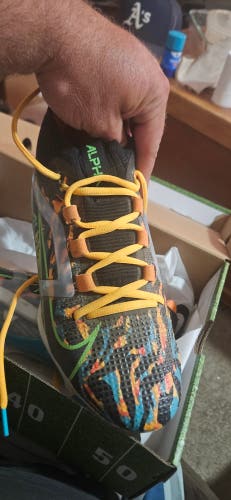 Size M 9.0 (W 10.0) Nike Mid Top Cleats (New)