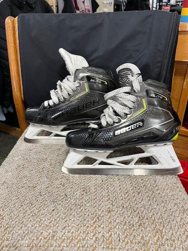 2024 Bauer Elite Hockey Skates Regular Width 8.5 (Used)