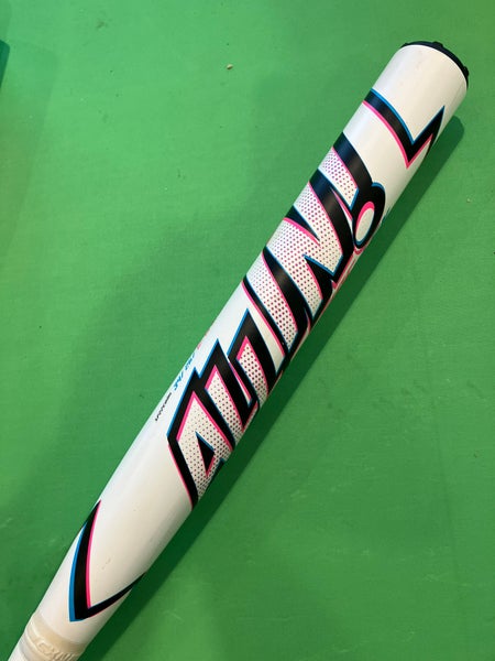 White Easton Fire Flex Composite Bat (-8) Composite 26 oz 34" (Used)