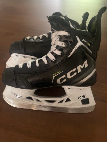 CCM Tacks XF 80 Hockey Skates Regular Width Size 1.5 (Used)