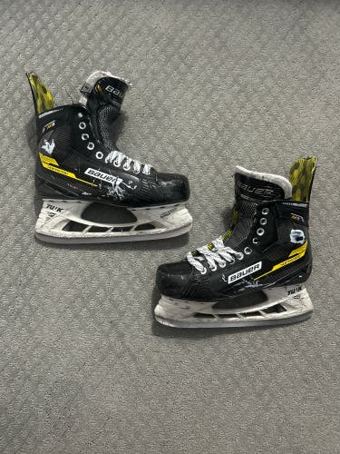 2022 Bauer Supreme M3 Hockey Skates Regular Width 8 (Heavily Used)
