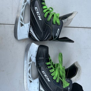 2018 CCM Tacks 9040 Hockey Skates Regular Width 13 (Used)