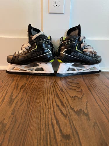 Bauer Pro Hockey Goalie Skates Size 4 (Used)
