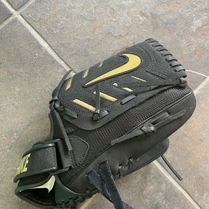 Black Nike Alpha Huarache RH Pitcher's Baseball Glove 11.5" (Used)
