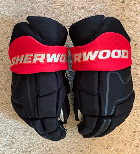 Sher-Wood Code Encrypt Pro Gloves 15" Pro Stock Canada Four Nations (Used)