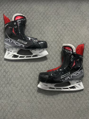 2022 Bauer Vapor X3.7 Hockey Skates Regular Width 8.5 (Lightly Used) (Boot only)