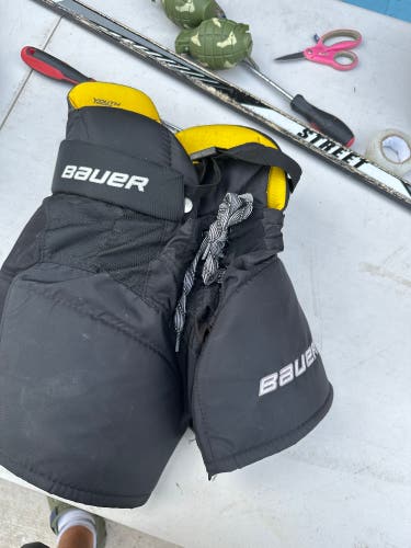 Youth Small Bauer Supreme Matrix Hockey Pants (Used)