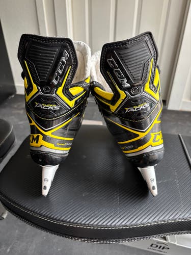 CCM Super Tacks 9380 Hockey Skates Regular Width Size 4