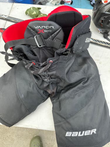 Junior Medium Bauer Vapor X900 Hockey Pants (Used)