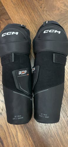LIKE NEW Senior CCM CCM Referee Shin Guards 16" Shin Pads (Used)....................