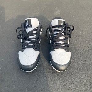Size M 8.0 (W 9.0) Air Jordan Low Top Molded Cleats (Used)
