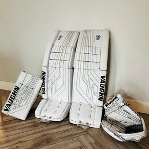 31" Vaughn VE8 Regular Goalie Full Set (Used)