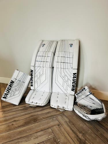 31" Vaughn VE8 Regular Goalie Full Set (Used)