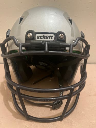 Medium Youth Schutt Vengeance A3 Helmet (Used)