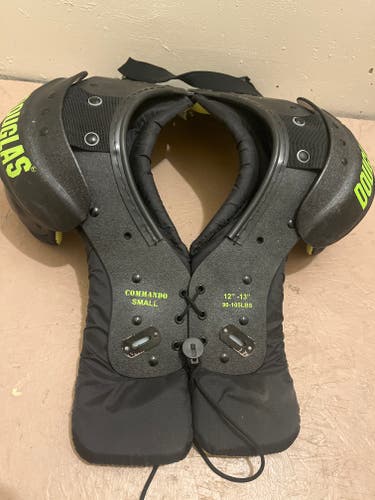 Small Youth Douglas Shoulder Pads (Used)