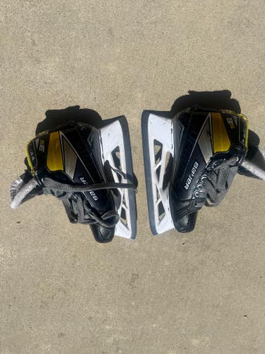 2022 Bauer Supreme 3S Hockey Goalie Skates Regular Width Size 4 (Used)