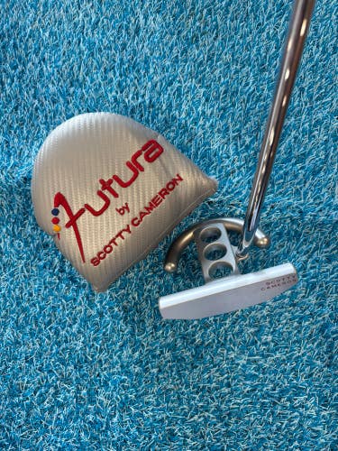 Scotty Cameron Futura Putter Right Handed 34" w/Headcover (Used)