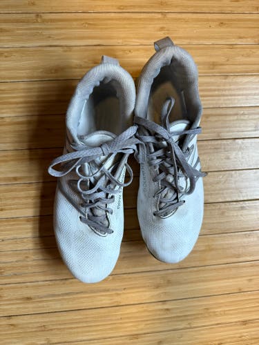 White Men's Size M 9.0 (W 10.0) Adult New Balance Freeze 4.0 Low Top Molded Cleats (Used)