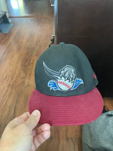 Black Boys 6 3/4 New Era Hat (Used)