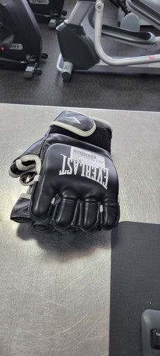 Used Everlast Speed Bag Gloves Black MD 11497-S000151307