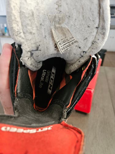 2022 CCM JetSpeed FT4 Hockey Skates Regular Width Size 2 (Used)