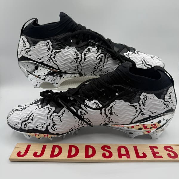Under Armour Spotlight Pro X Joshua Vides Football Cleats  display picture 2