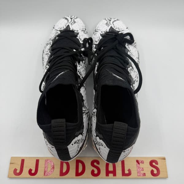 Under Armour Spotlight Pro X Joshua Vides Football Cleats  display picture 1