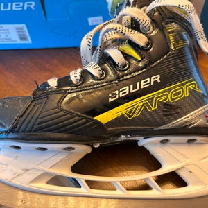 2022 Bauer Vapor X4 Hockey Skates Regular Width 11.5 (Used)