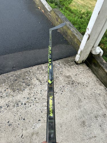 Youth Bauer Ag5nt Right Handed Hockey Stick P28 (Used)