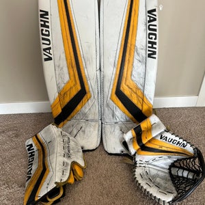 33" 2021 Vaughn Ventus SLR2 Pro Carbon Goalie Leg Pads (Used)