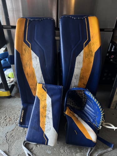 35" 2024 Bauer Supreme Shadow Regular Goalie Full Set Pro Stock (Used)