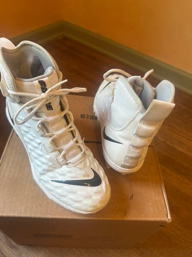 Unisex Size M 8.0 (W 9.0) Youth Nike (Used)