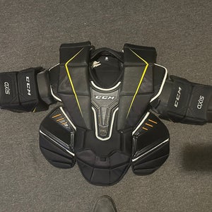 Medium CCM Axis pro Goalie Chest Protector (Used)
