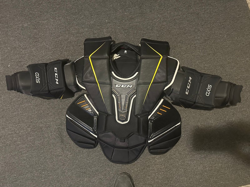 Medium CCM Axis pro Goalie Chest Protector (Used)